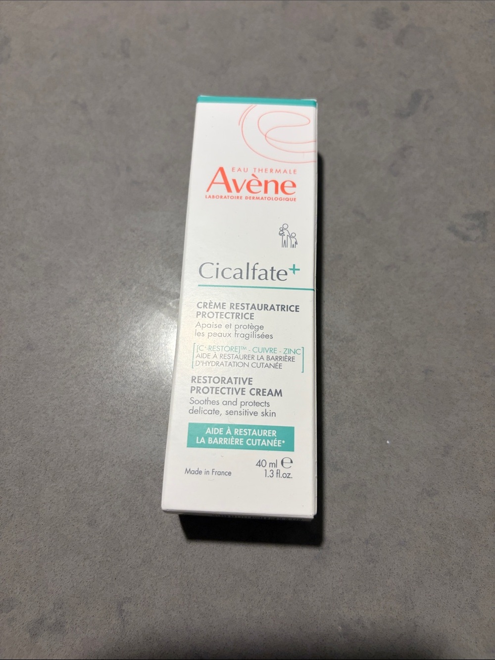 Avène Cicalfate+ Restorative Protective Cream – White with Teal Accent